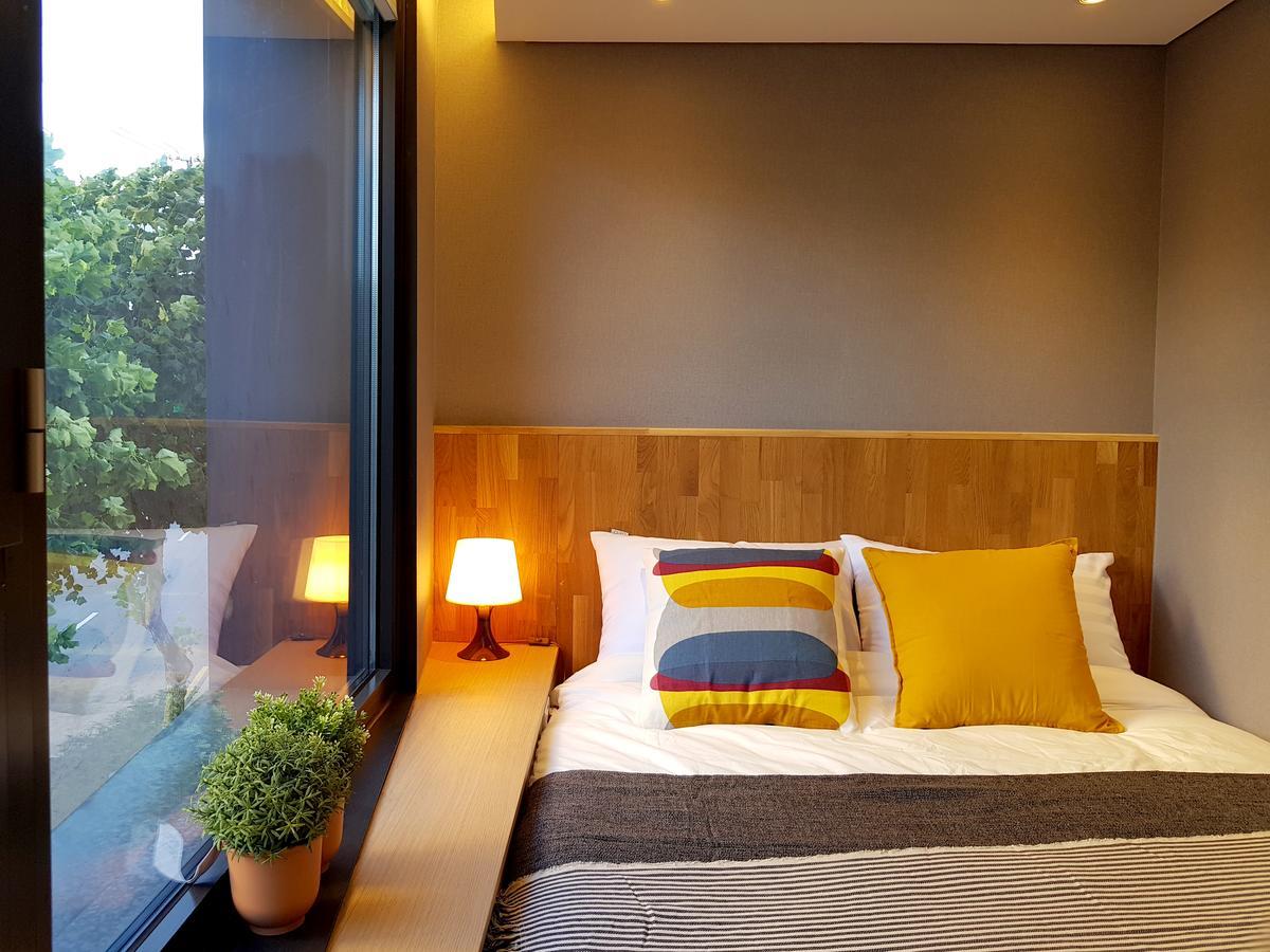 Hostel Cleo Seoul Hongdae Экстерьер фото